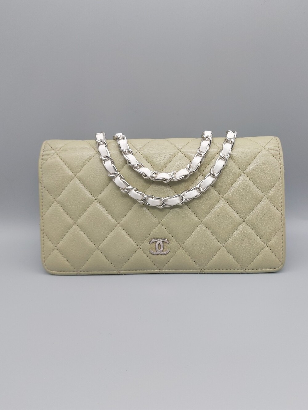 🩶CHANEL Authentic Khaki Quilted Leather Yen Wallet/Clutch🩶